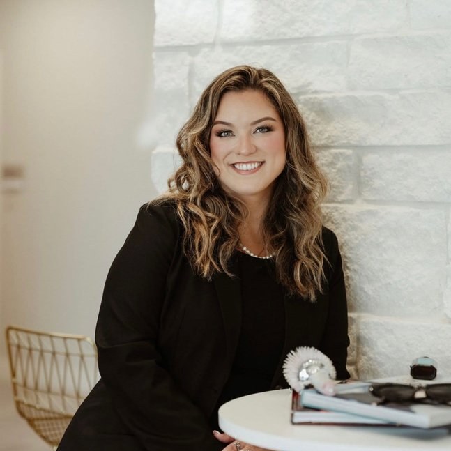 Shae, Styles By Shae at Bellevana Salon Suites