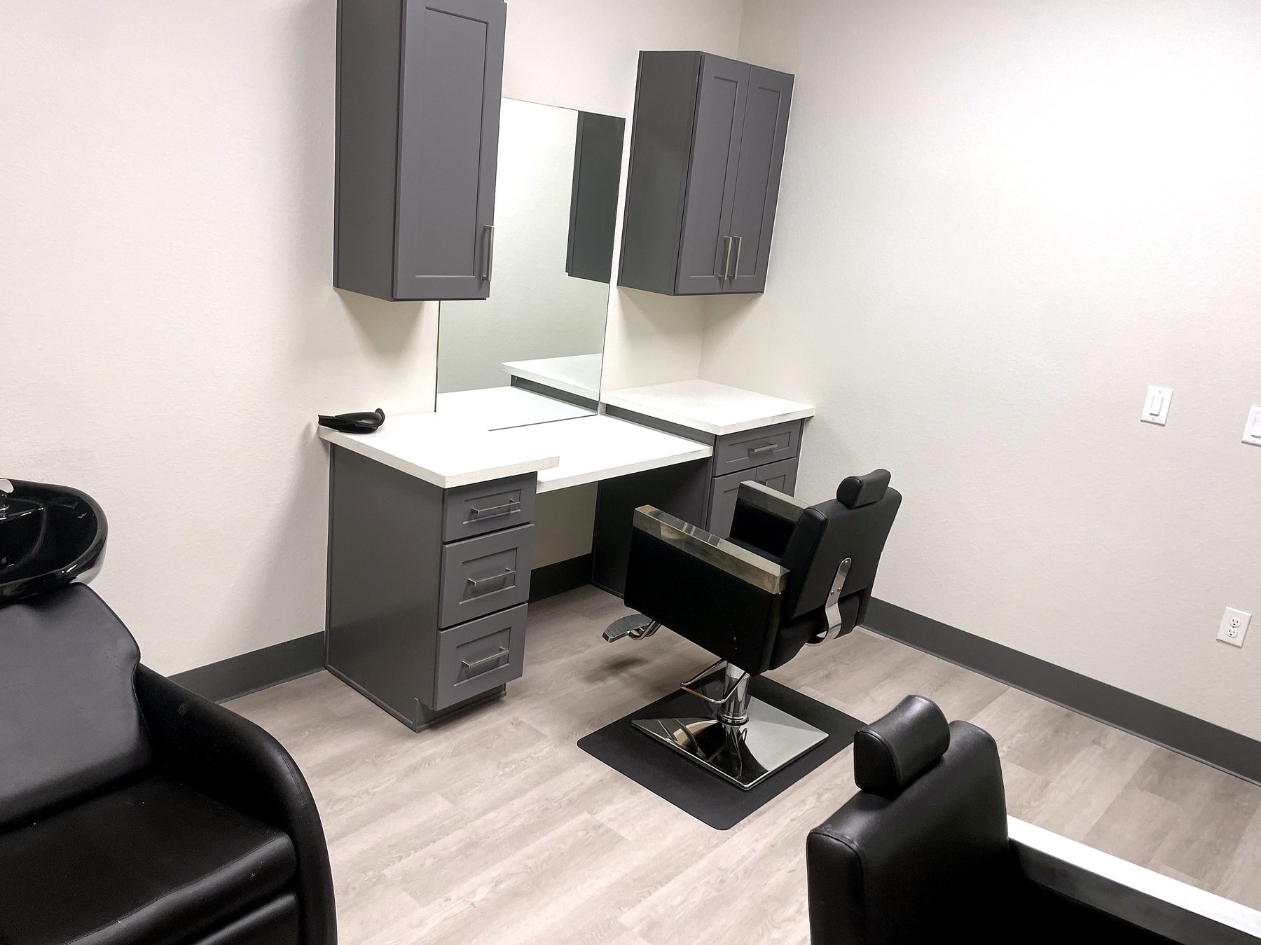 Suite 21 at Bellevana Salon Suites in Katy
